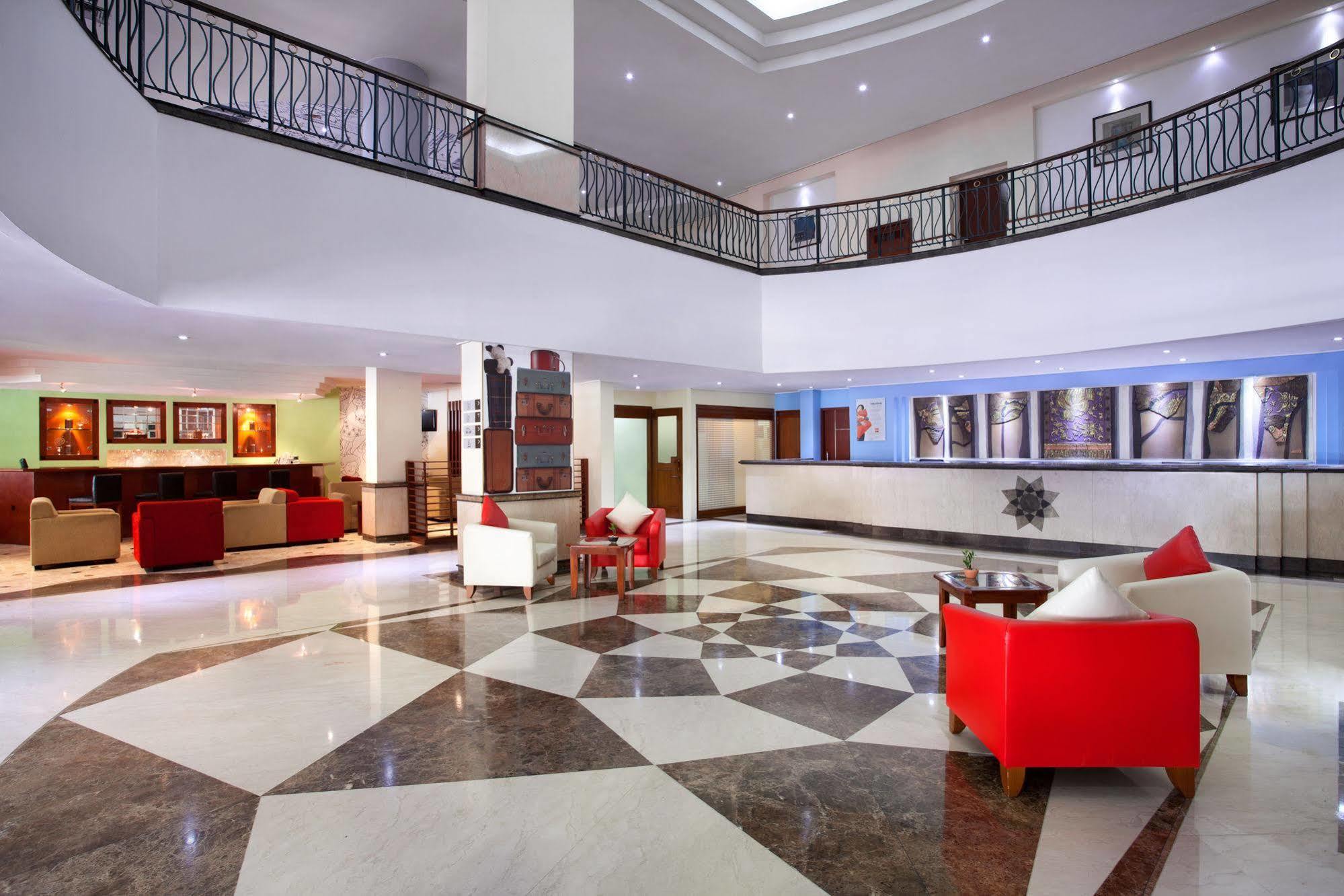 Arcadia Surabaya Hotel Exteriör bild