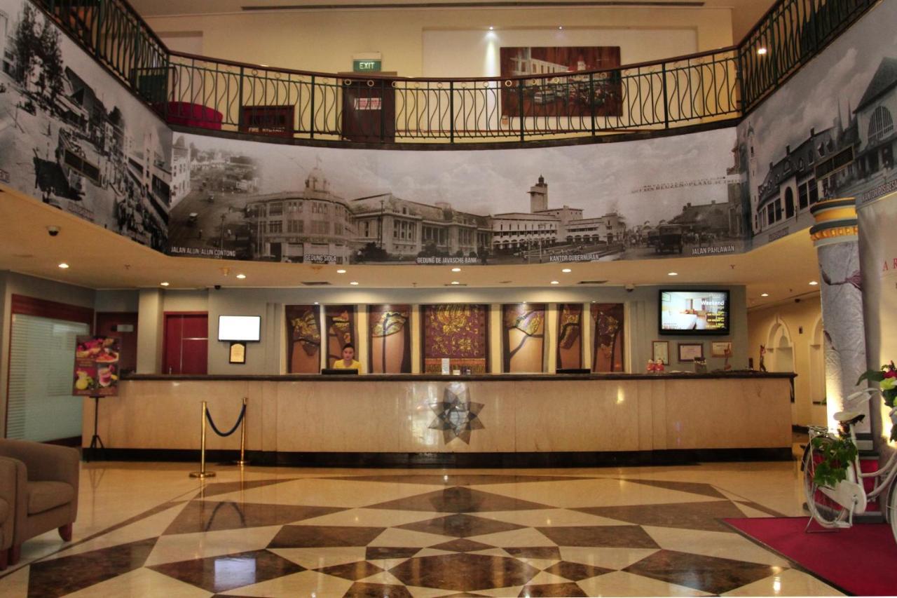 Arcadia Surabaya Hotel Exteriör bild