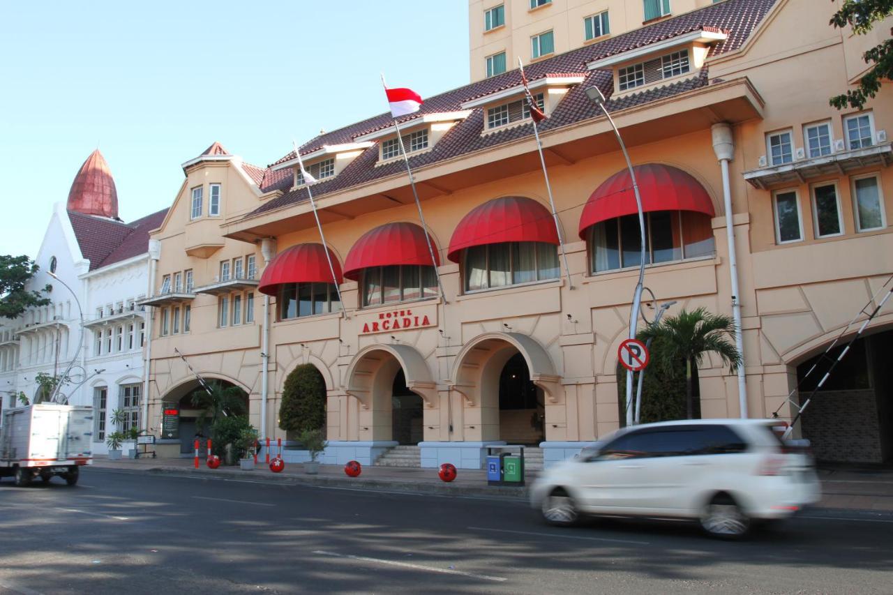 Arcadia Surabaya Hotel Exteriör bild