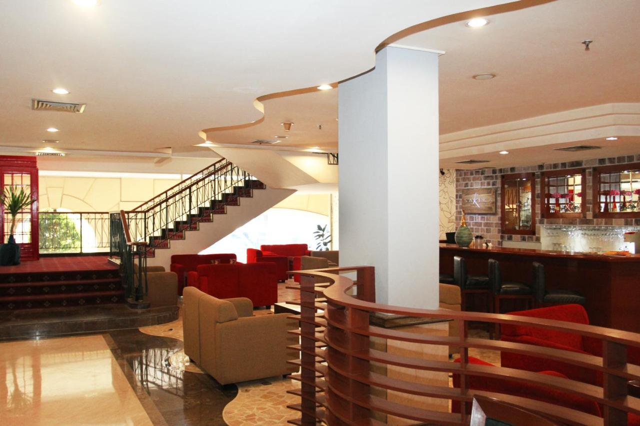 Arcadia Surabaya Hotel Exteriör bild